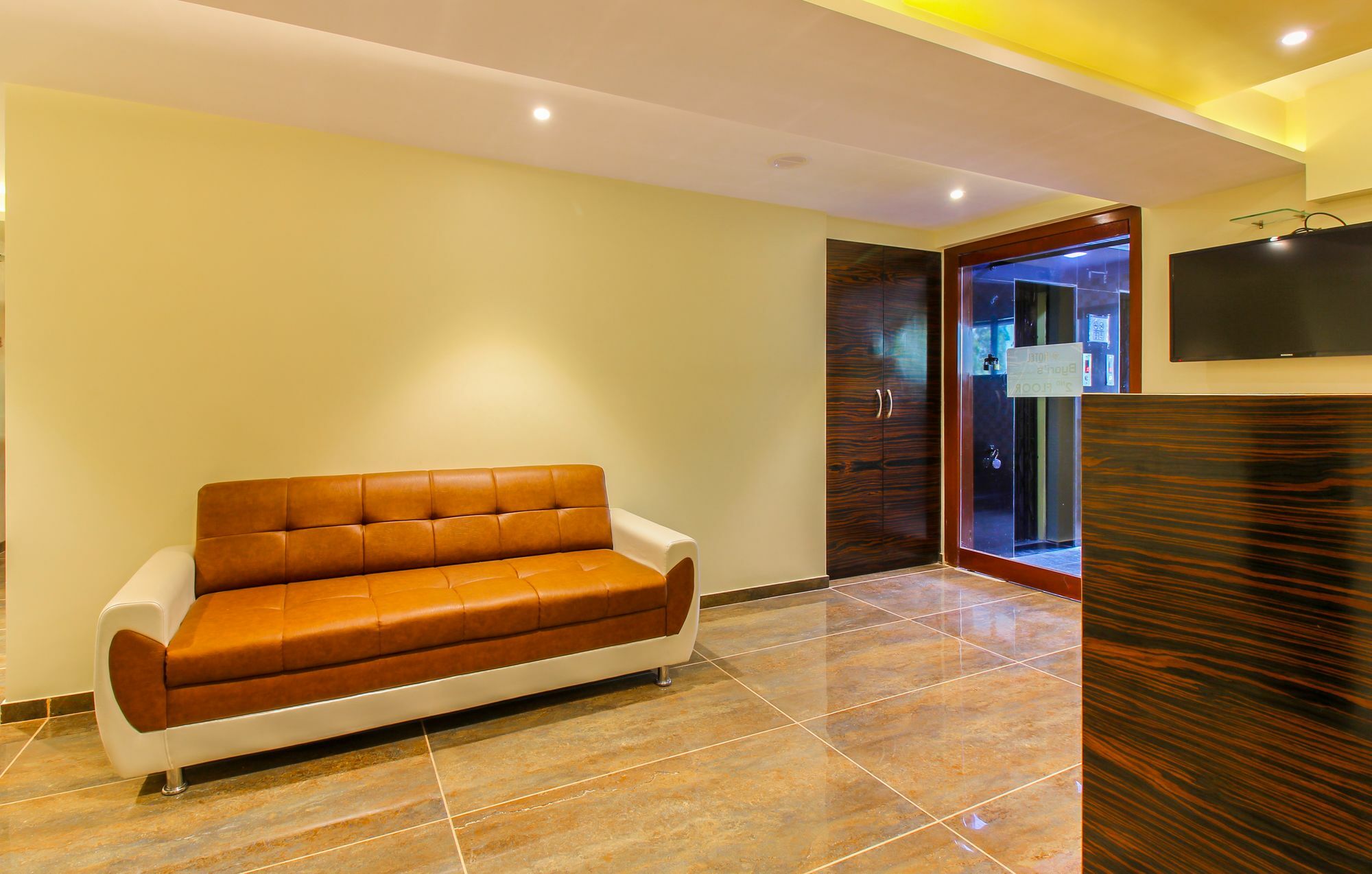 Fluorescent By Bizzgrow Hotels International Airport - Formerly Known As Byaris International Mumbai Luaran gambar