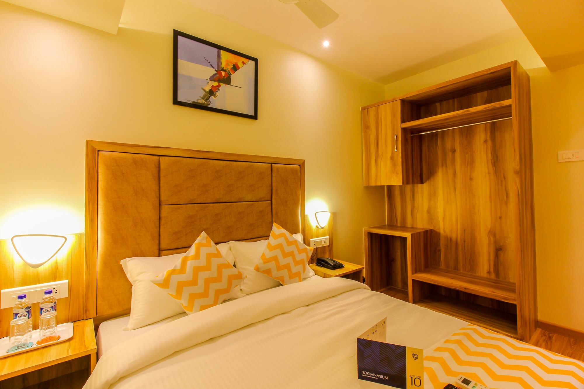 Fluorescent By Bizzgrow Hotels International Airport - Formerly Known As Byaris International Mumbai Luaran gambar