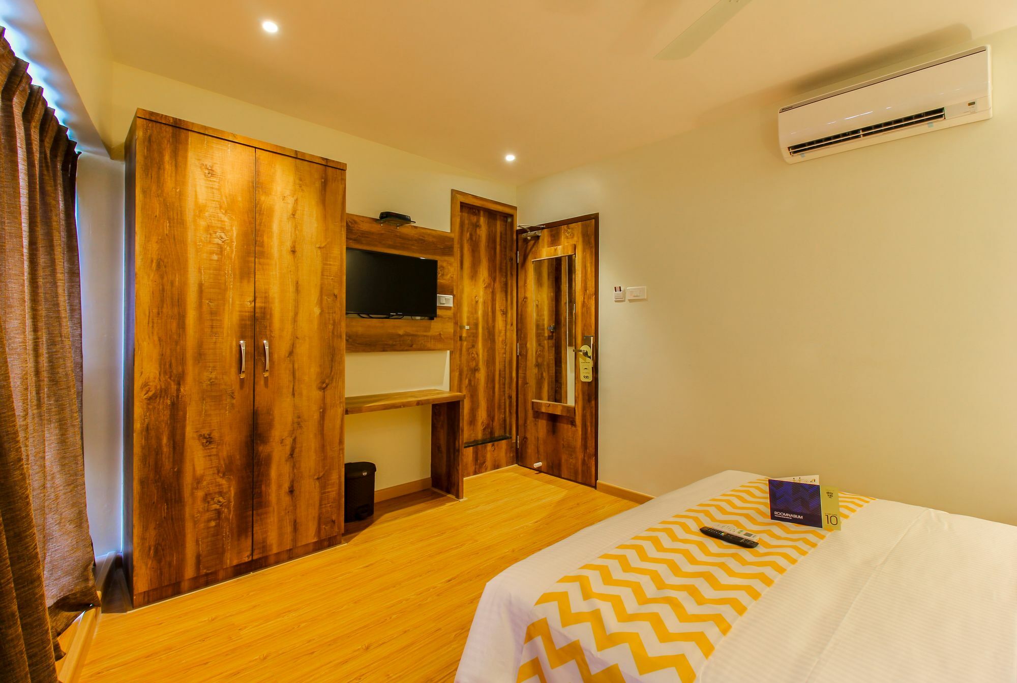 Fluorescent By Bizzgrow Hotels International Airport - Formerly Known As Byaris International Mumbai Luaran gambar