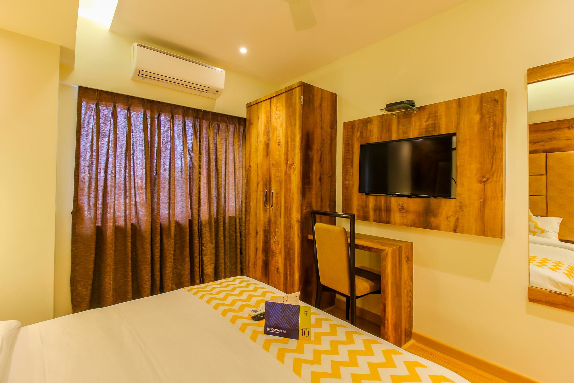 Fluorescent By Bizzgrow Hotels International Airport - Formerly Known As Byaris International Mumbai Luaran gambar