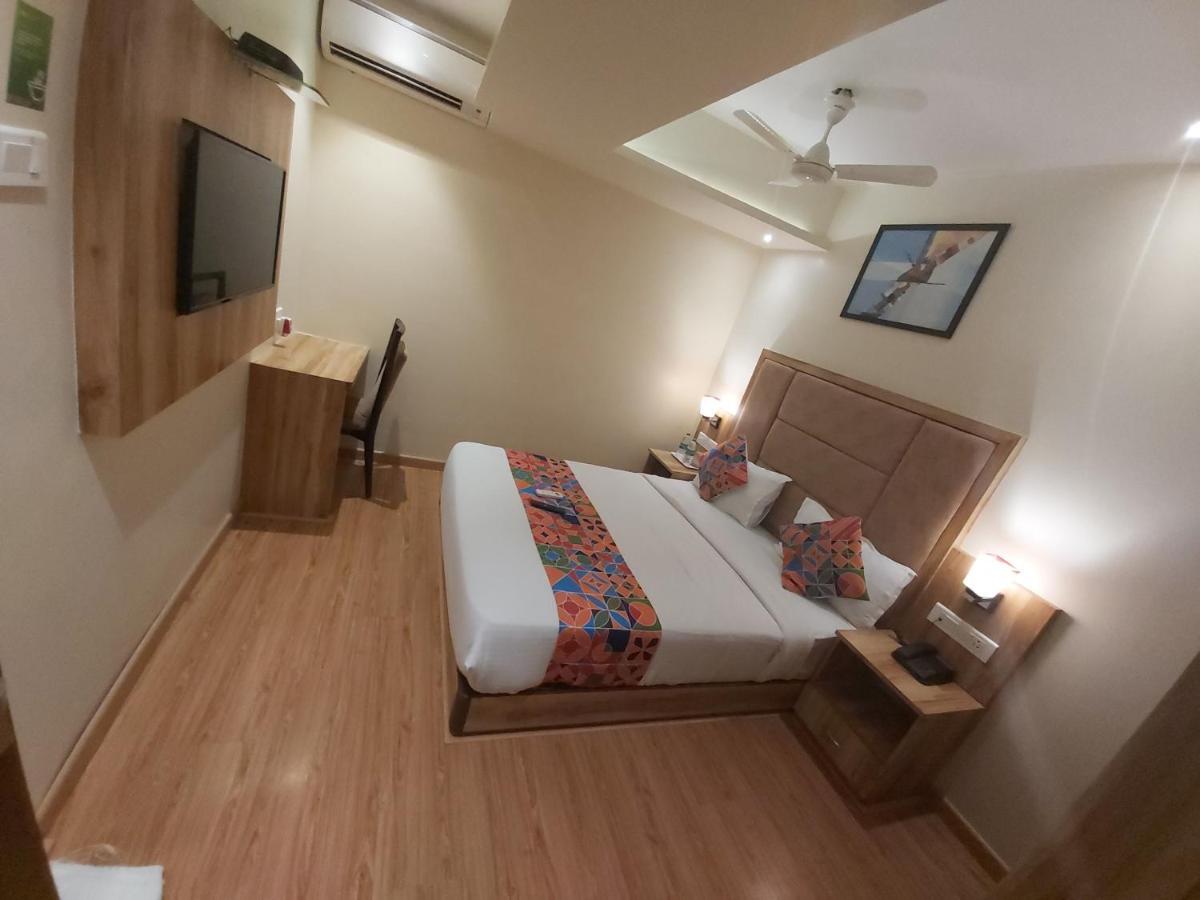 Fluorescent By Bizzgrow Hotels International Airport - Formerly Known As Byaris International Mumbai Luaran gambar