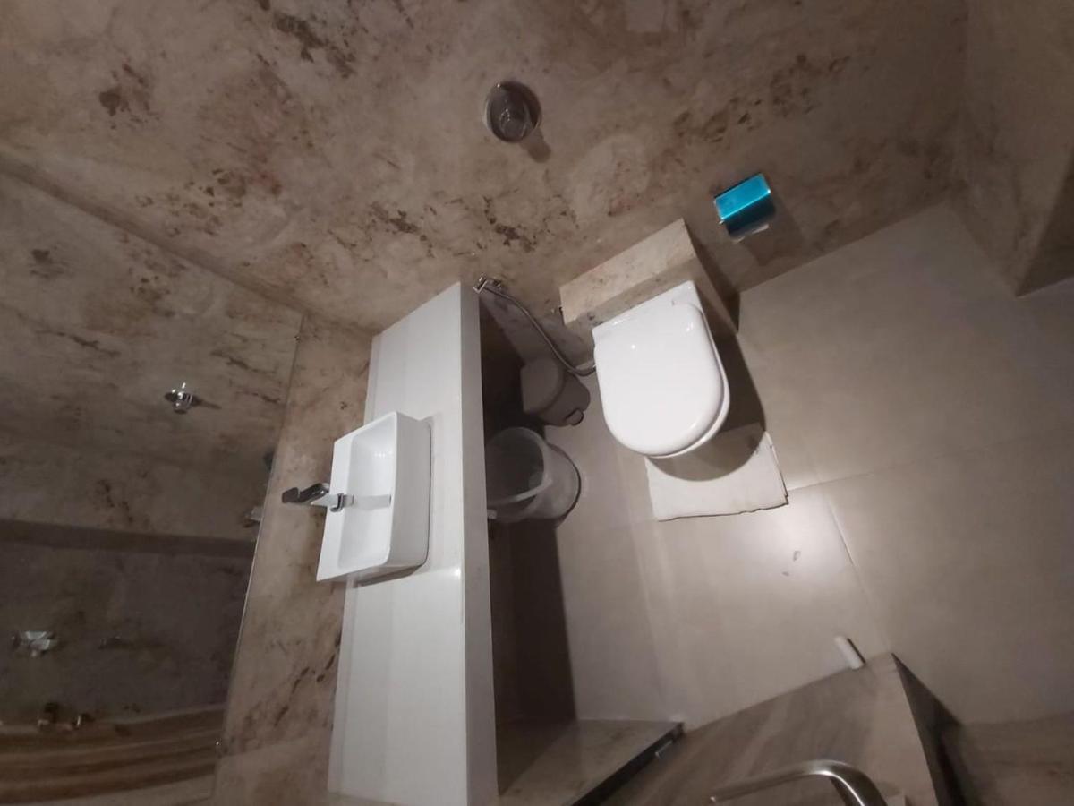Fluorescent By Bizzgrow Hotels International Airport - Formerly Known As Byaris International Mumbai Luaran gambar