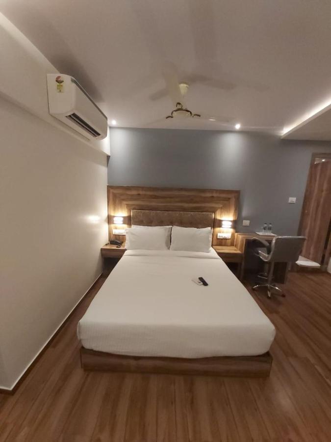 Fluorescent By Bizzgrow Hotels International Airport - Formerly Known As Byaris International Mumbai Luaran gambar