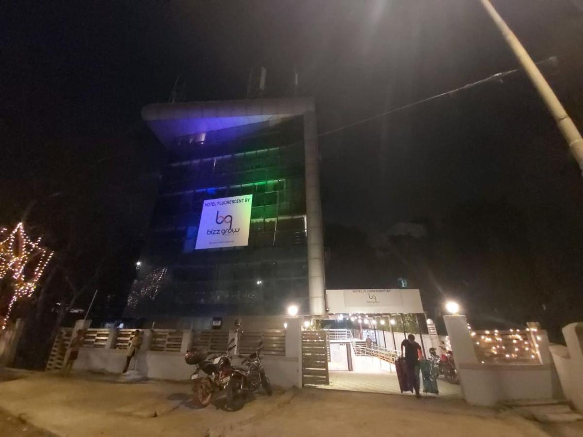 Fluorescent By Bizzgrow Hotels International Airport - Formerly Known As Byaris International Mumbai Luaran gambar