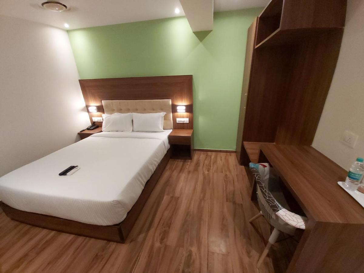 Fluorescent By Bizzgrow Hotels International Airport - Formerly Known As Byaris International Mumbai Luaran gambar